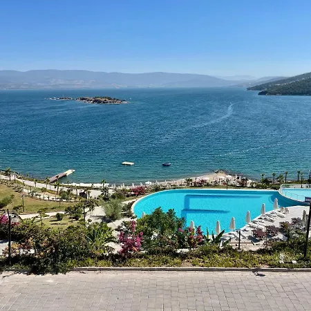 Διαμέρισμα Front