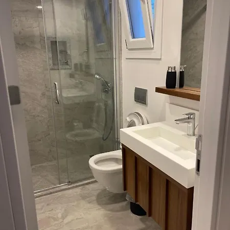 Apartman Front *